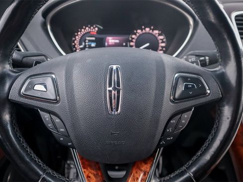 Used 2018 Lincoln MKX Reserve image 11