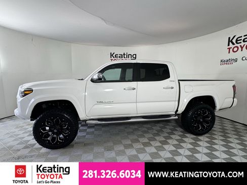 Used 2021 Toyota Tacoma Limited AWD/4WD image 8