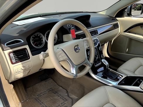 Used 2013 Volvo XC70 3.2 image 16