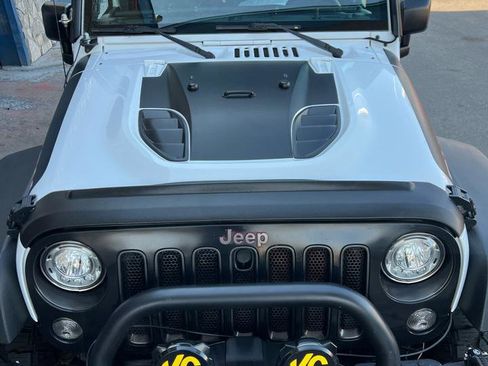 Used 2017 Jeep Wrangler Rubicon image 38