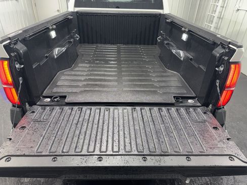 Used 2025 Toyota Tacoma SR image 27