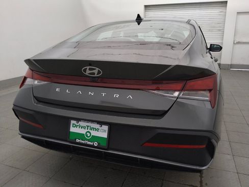 Used 2024 Hyundai Elantra SEL FWD image 7