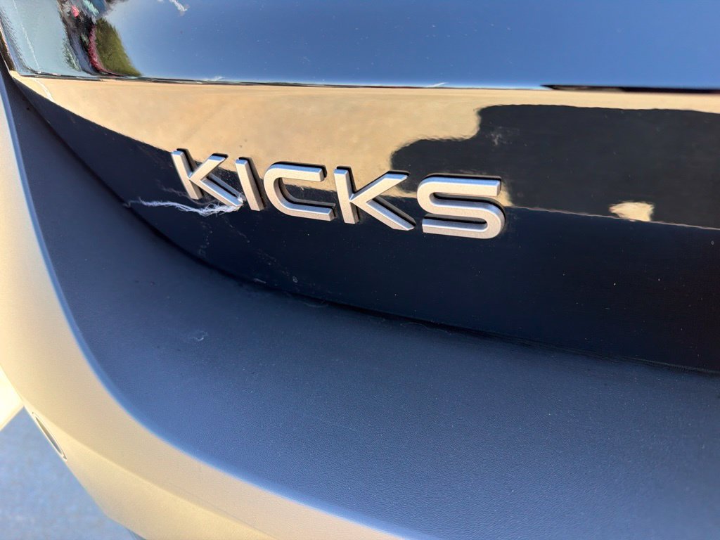 Used 2026 Nissan Kicks SR FWD image 10