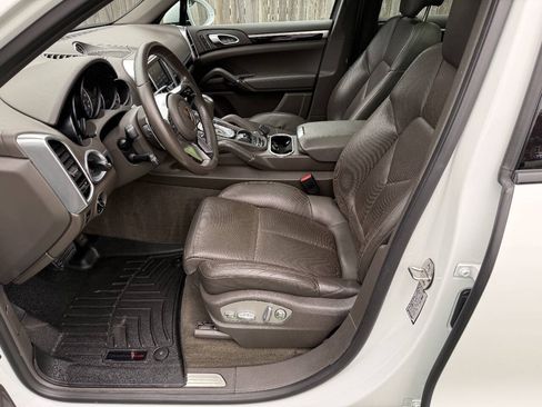Used 2016 Porsche Cayenne Diesel AWD/4WD image 16