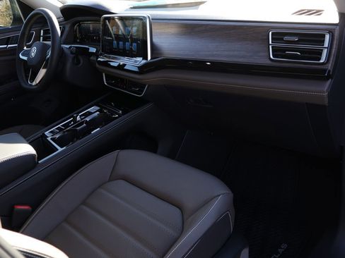 New 2026 Volkswagen Atlas SEL image 11