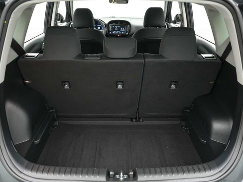 Used 2025 Kia Soul LX FWD image 20