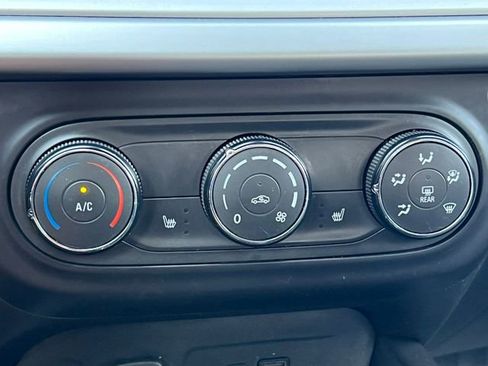 Used 2024 Chevrolet Trax LS w/ LS Convenience Package image 23