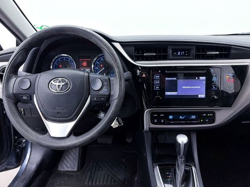 Used 2018 Toyota Corolla LE w/ Carpet Mat Package (TMS) image 2