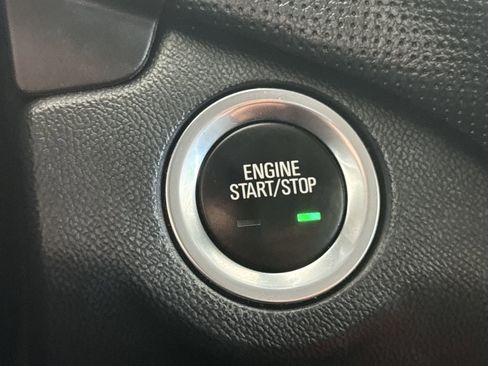 Used 2022 Chevrolet Equinox Premier image 16