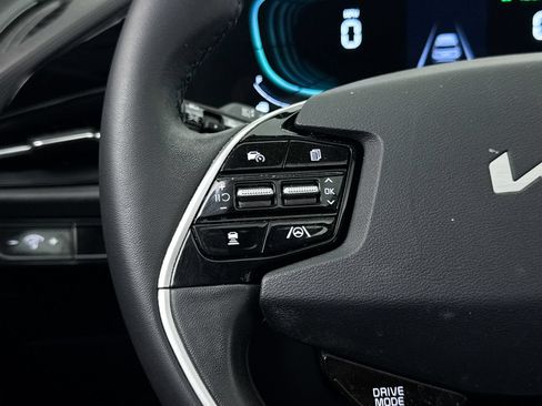 Used 2023 Kia Niro EX Touring FWD image 34