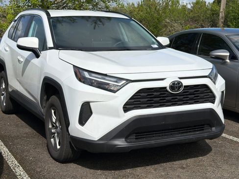 Used 2025 Toyota RAV4 XLE image 2