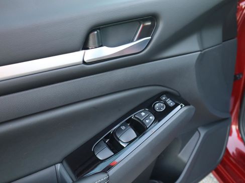 Used 2025 Nissan Altima 2.5 SL image 16