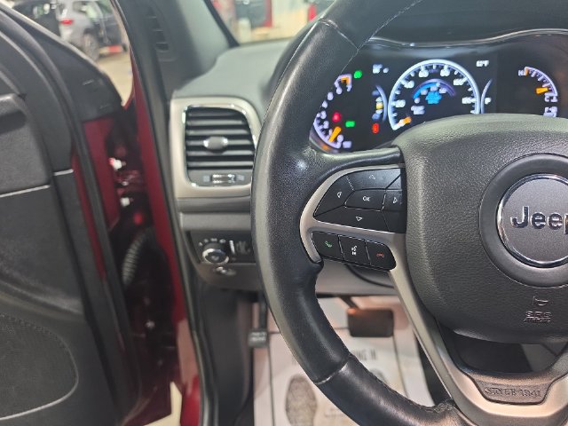 Used 2022 Jeep Grand Cherokee Laredo X AWD/4WD image 18