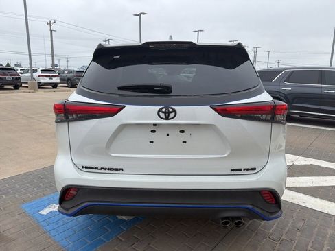 Used 2023 Toyota Highlander XSE AWD/4WD image 6