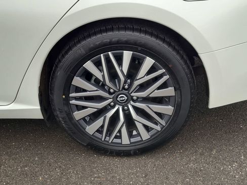 Used 2023 Nissan Altima 2.5 SV image 16