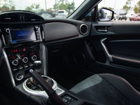 Used 2018 Subaru BRZ Limited w/ Popular Package #3 RWD image 25