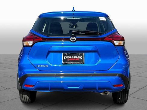 Used 2025 Nissan Kicks Play S image 4