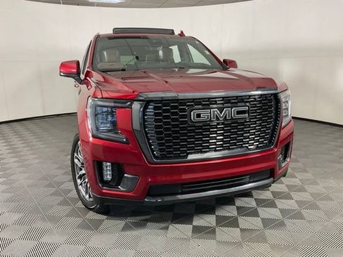 Used 2023 GMC Yukon XL Denali Ultimate AWD/4WD image 10