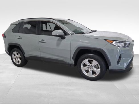 Used 2021 Toyota RAV4 XLE FWD image 3