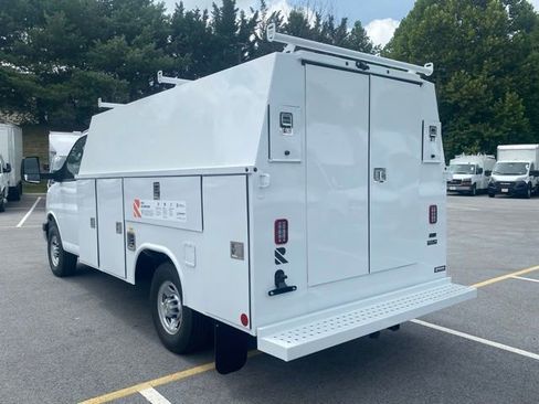 New 2025 Chevrolet Express 3500 w/ Power Convenience Package image 5