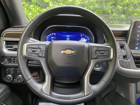 Used 2023 Chevrolet Suburban Premier AWD/4WD image 19