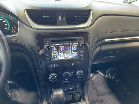 Used 2017 Chevrolet Traverse LT w/ Style and Technology Package image 15