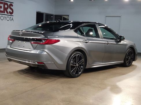 Used 2025 Toyota Camry XSE FWD image 7