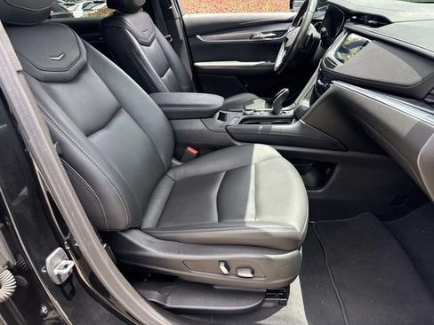 Used 2023 Cadillac XT6 Luxury FWD image 9