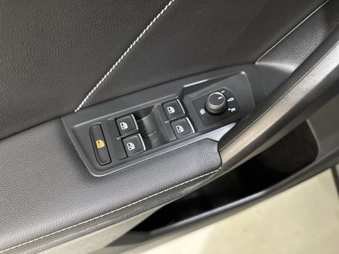 Used 2023 Volkswagen Tiguan SE R-Line FWD image 18