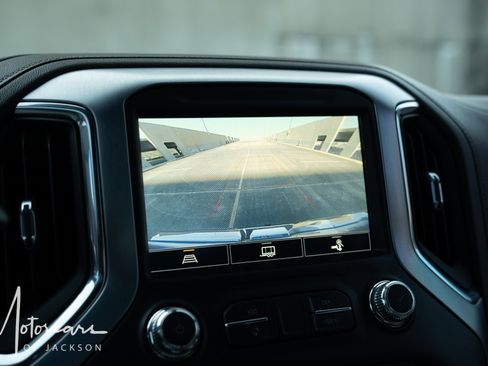 Used 2021 GMC Sierra 1500 SLT w/ SLT Convenience Package image 11