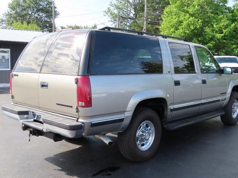 Used 1999 Chevrolet Suburban 2500 w/ Preferred Equipment Group 3 AWD/4WD image 17