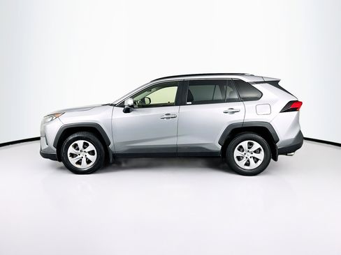 Used 2019 Toyota RAV4 LE image 4
