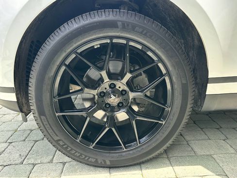 Used 2019 Land Rover Range Rover Velar S AWD/4WD image 35