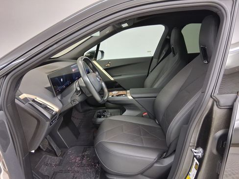 Used 2024 BMW iX xDrive50 w/ Luxury Package AWD/4WD image 3