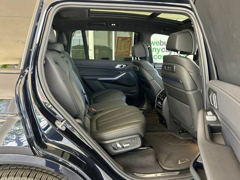 Used 2022 BMW X7 xDrive40i w/ M Sport Package AWD/4WD image 31