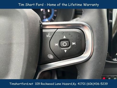 Used 2023 Volvo XC40 B5 Plus w/ Protection Package Premier image 16