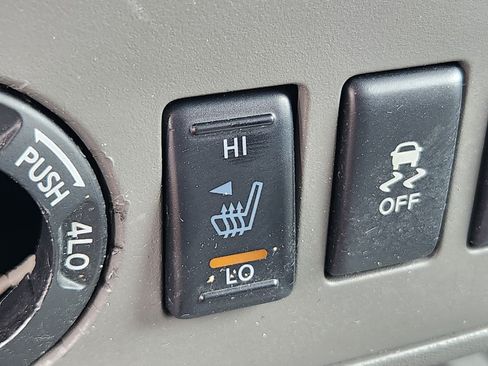 Used 2021 Nissan Frontier SV AWD/4WD image 13