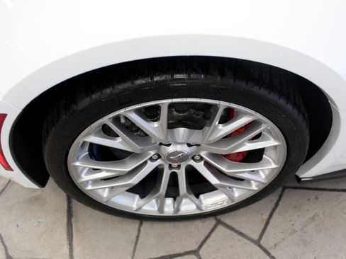 Used 2019 Chevrolet Corvette Z06 w/ Z07 Performance Package image 17