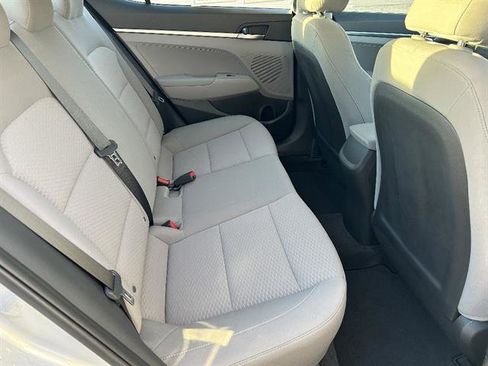 Used 2020 Hyundai Elantra SE image 28
