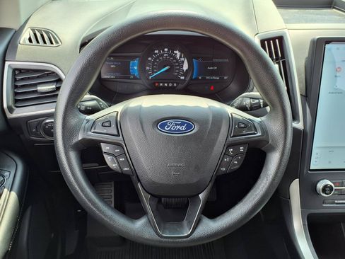 Certified 2023 Ford Edge SE w/ Black Appearance Package AWD/4WD image 12