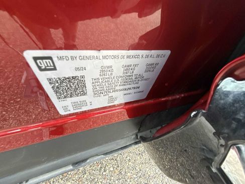 Certified 2024 Chevrolet Equinox EV LT w/ LPO, Trailering Package AWD/4WD image 32