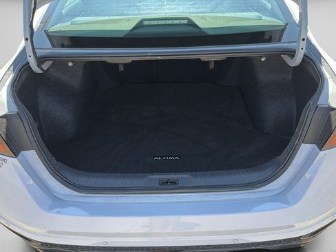Used 2025 Nissan Altima 2.5 SR FWD image 14