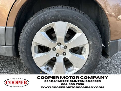 Used 2011 Subaru Outback 2.5i Limited image 19