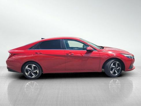 Used 2023 Hyundai Elantra Limited w/ Cargo Package FWD image 3