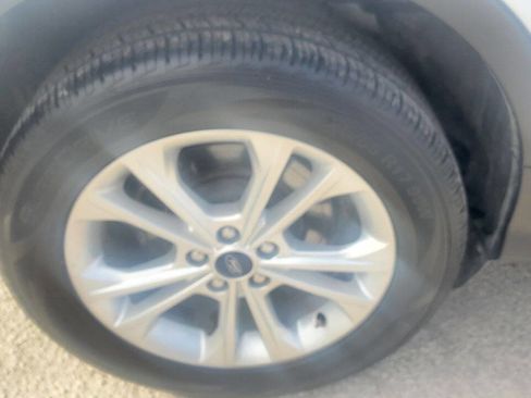 Used 2017 Ford Escape SE image 27