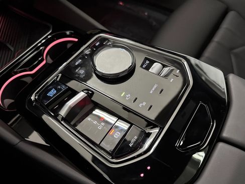 Used 2026 BMW i5 eDrive40 w/ Premium Package image 16