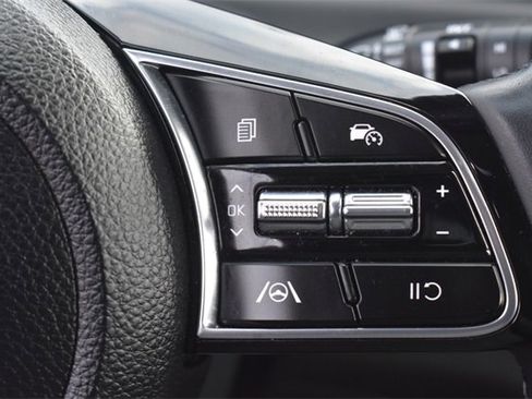 Certified 2025 Kia Seltos S image 26