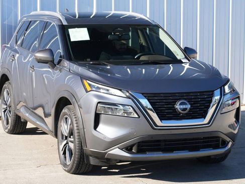 Used 2023 Nissan Rogue SL w/ SL Premium Package image 44