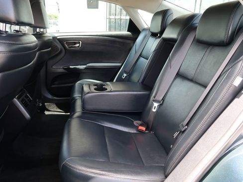 Used 2016 Toyota Avalon Touring FWD image 8