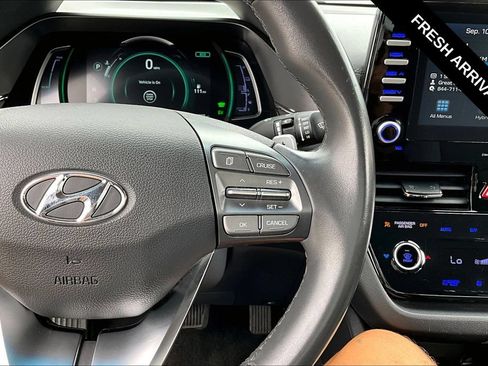 Used 2020 Hyundai Ioniq SE FWD image 14